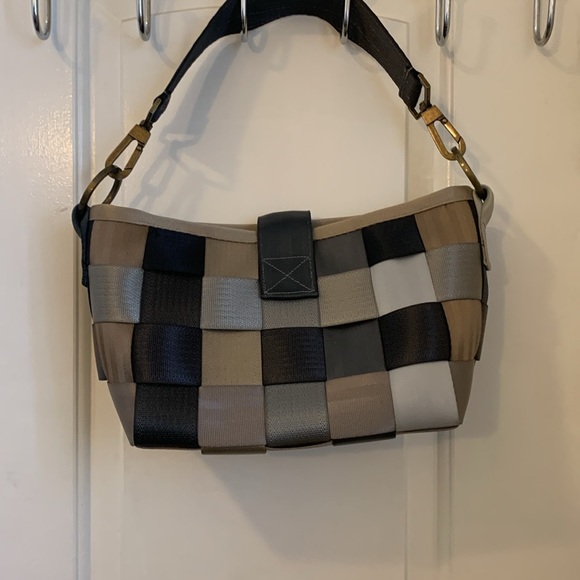 Harveys CARRIAGE RING Shoulder Bag Multi Color - Picture 5 of 17